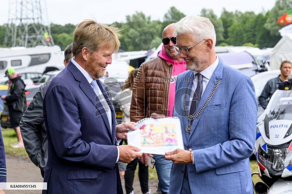King Visits Training Day of 100-Year-Old TT - Netherlands