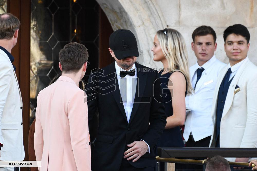 Leonardo DiCaprio Leaving Hotel On Bezos-Sanchez Wedding Day - Venice