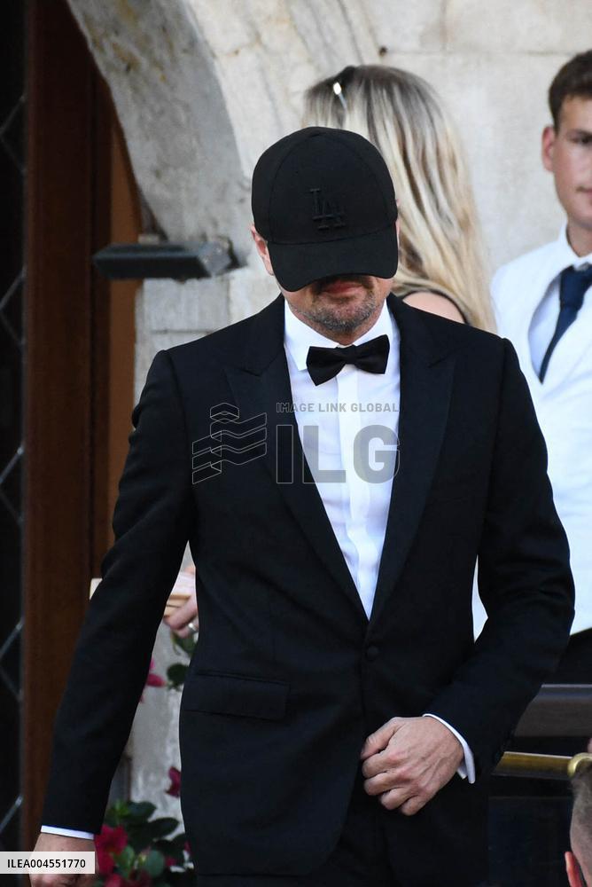 Leonardo DiCaprio Leaving Hotel On Bezos-Sanchez Wedding Day - Venice