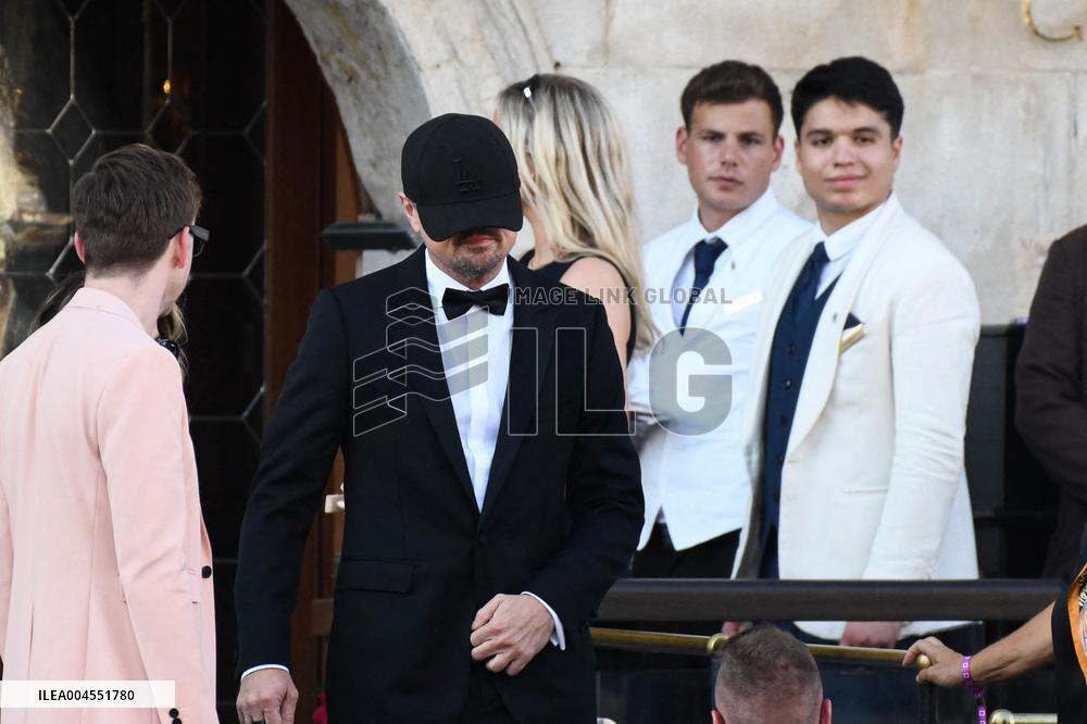 Leonardo DiCaprio Leaving Hotel On Bezos-Sanchez Wedding Day - Venice