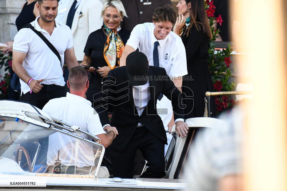 Leonardo DiCaprio Leaving Hotel On Bezos-Sanchez Wedding Day - Venice