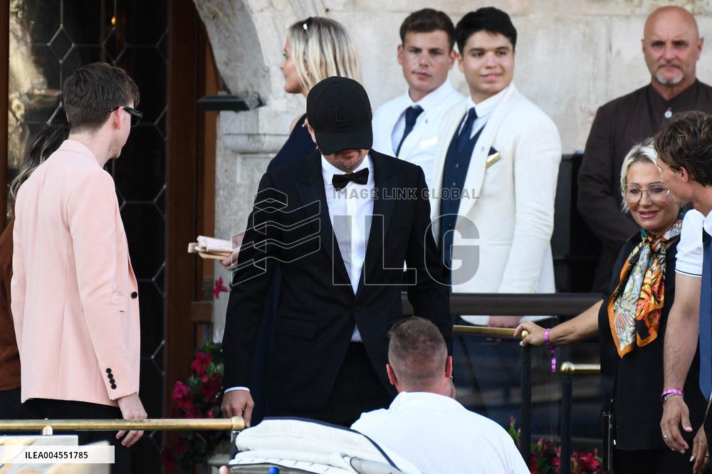 Leonardo DiCaprio Leaving Hotel On Bezos-Sanchez Wedding Day - Venice