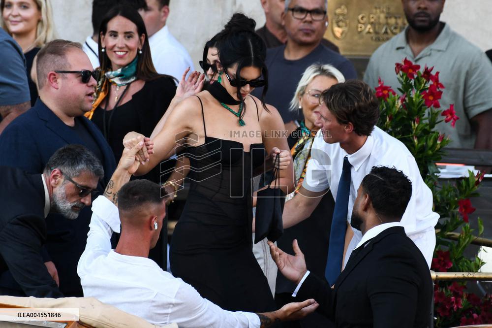 Kylie And Kendall Jenner Leaving Hotel On Bezos-Sanchez Wedding Day - Venice