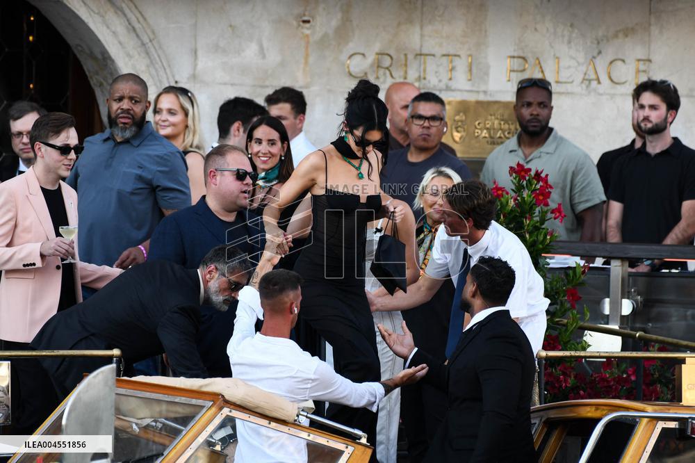 Kylie And Kendall Jenner Leaving Hotel On Bezos-Sanchez Wedding Day - Venice