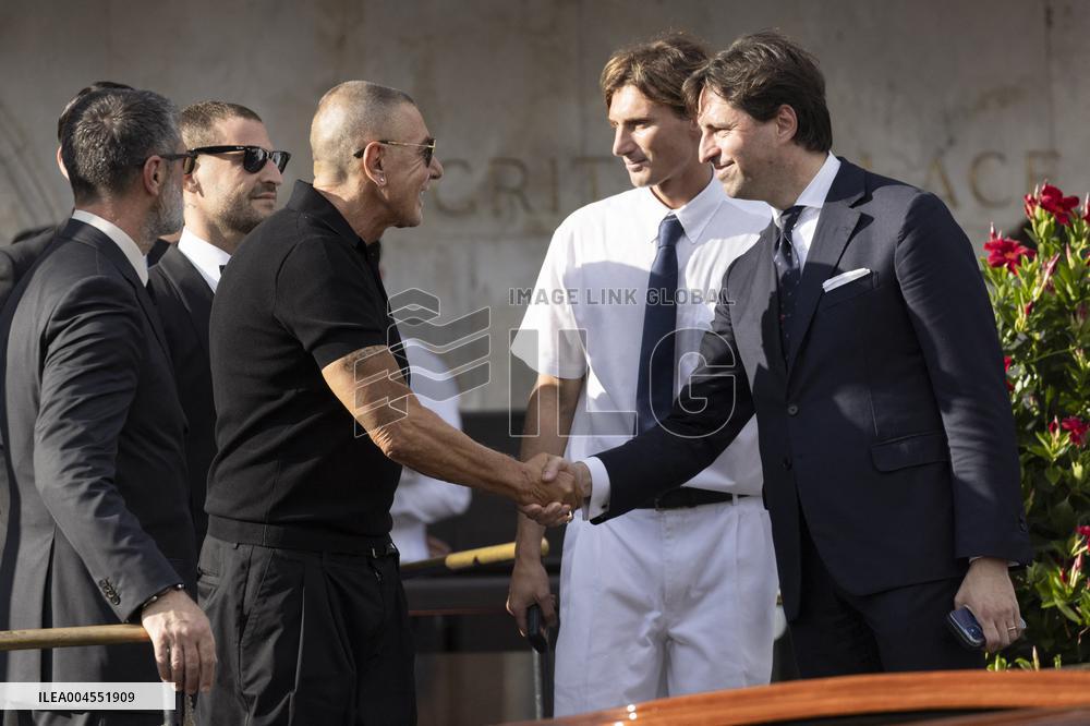 Celebs On Their Way To Bezos-Sanchez Wedding - Venice