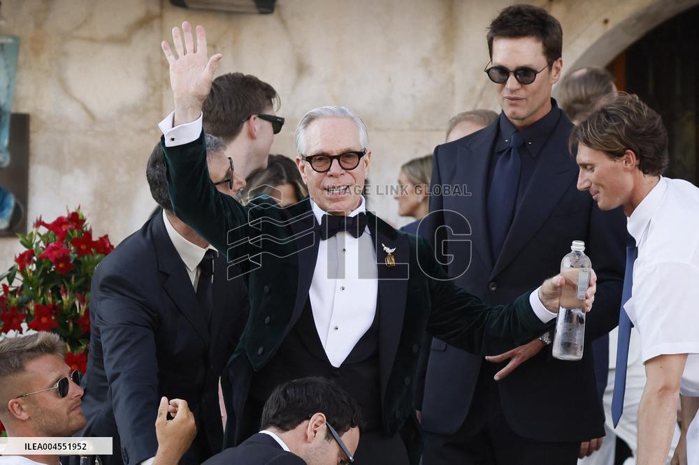 Celebs On Their Way To Bezos-Sanchez Wedding - Venice