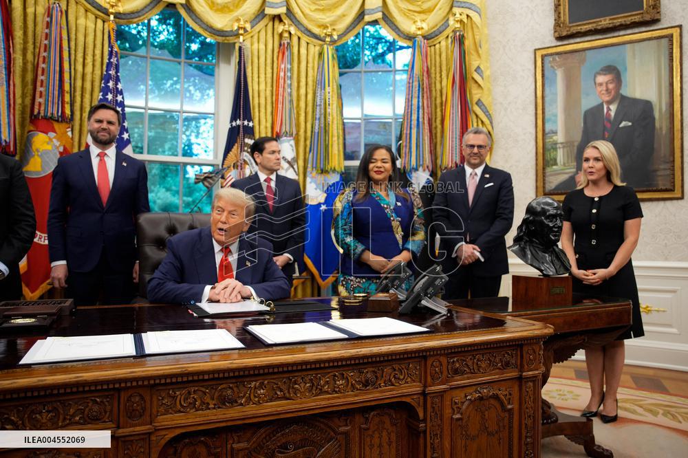 Trump Meets Congo And Rwanda Officials Following Peace Agreement - Washington