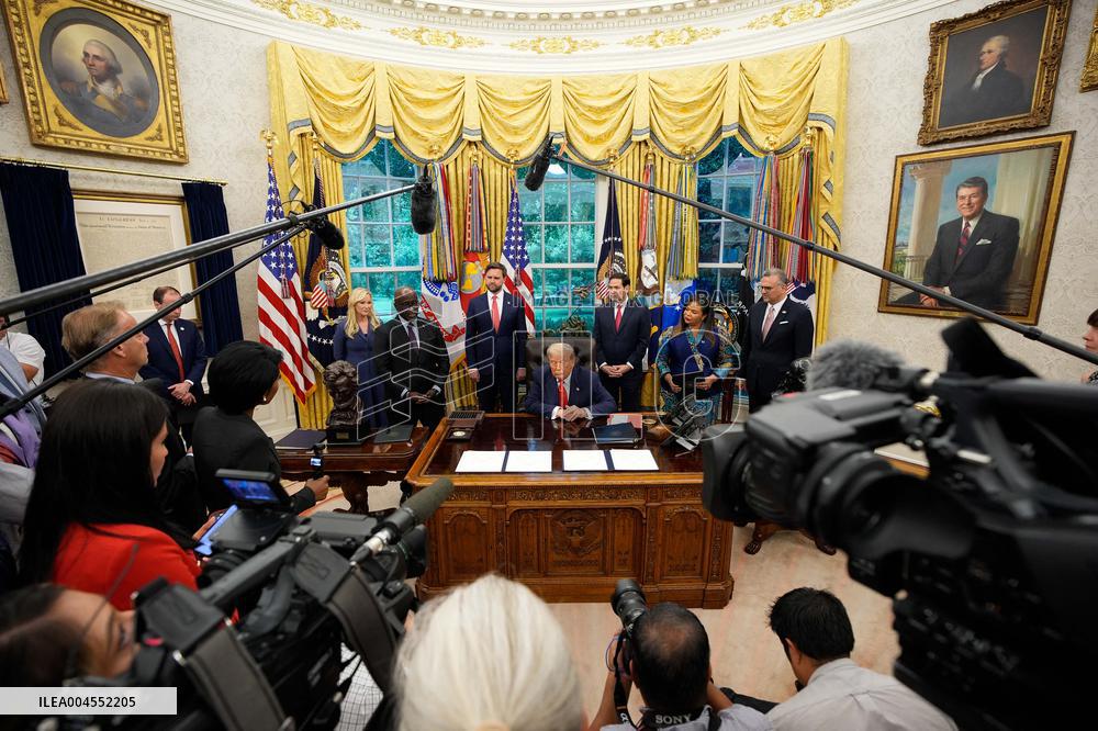 Trump Meets Congo And Rwanda Officials Following Peace Agreement - Washington