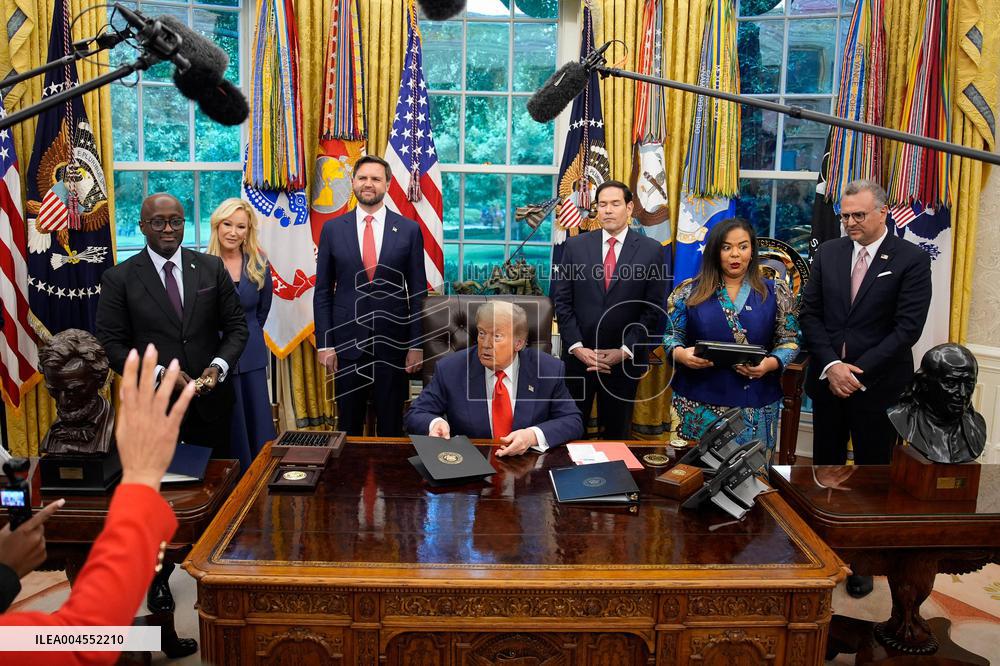 Trump Meets Congo And Rwanda Officials Following Peace Agreement - Washington