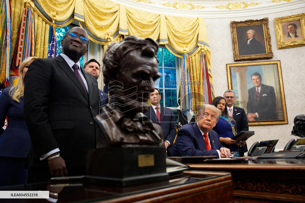 Trump Meets Congo And Rwanda Officials Following Peace Agreement - Washington