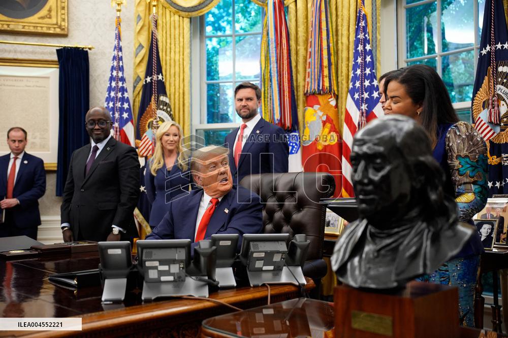 Trump Meets Congo And Rwanda Officials Following Peace Agreement - Washington