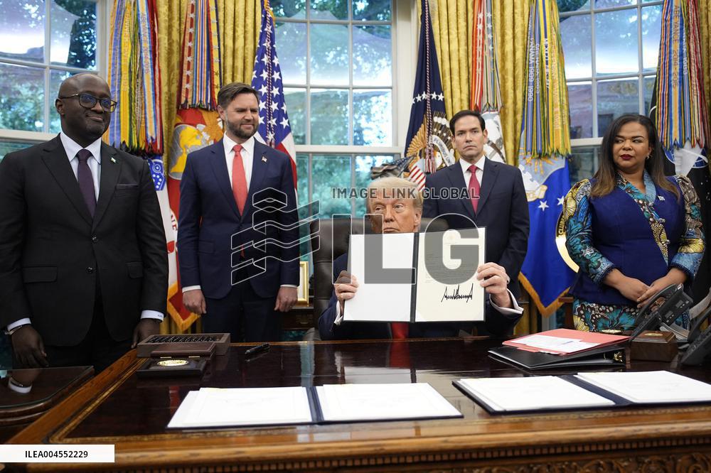 Donald Trump with Congo and Rwanda FMs - Washington