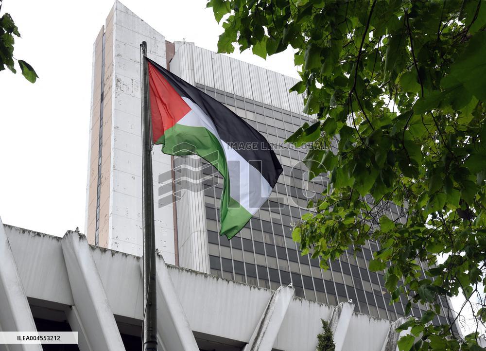 Palestinian flags at La Courneuve town hall - La Courneuve