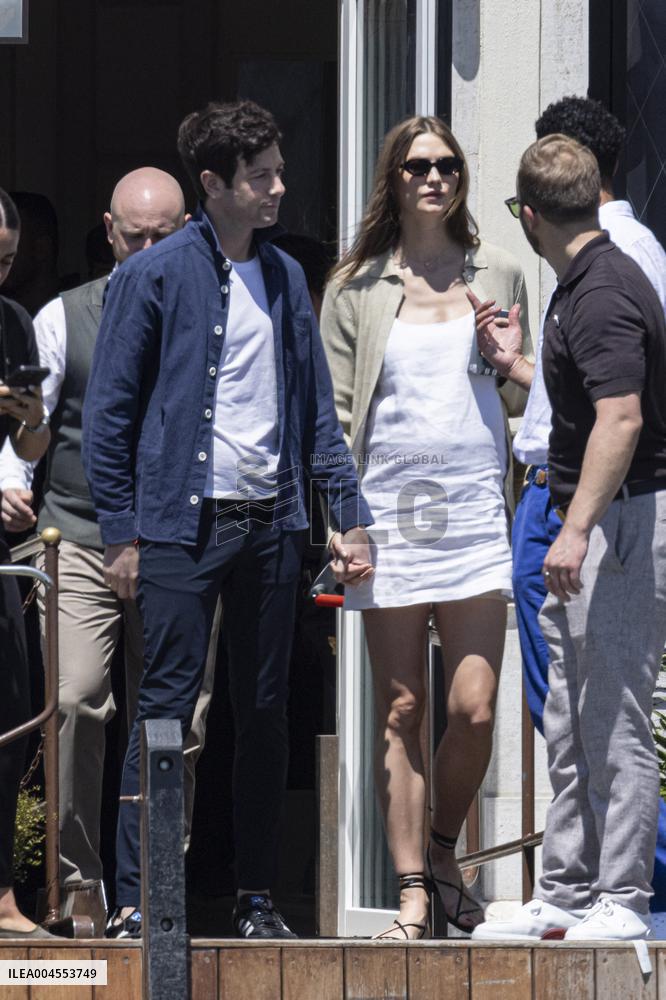 Pregnant  Karlie Kloss, Joshua Kushner leave St Regis Hotel - Venice