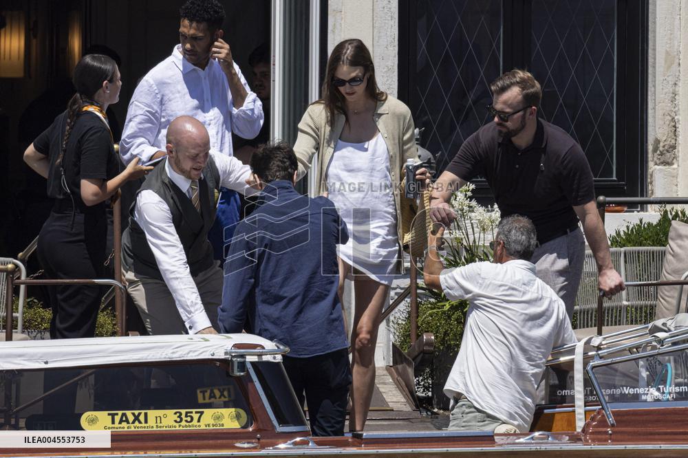 Pregnant  Karlie Kloss, Joshua Kushner leave St Regis Hotel - Venice