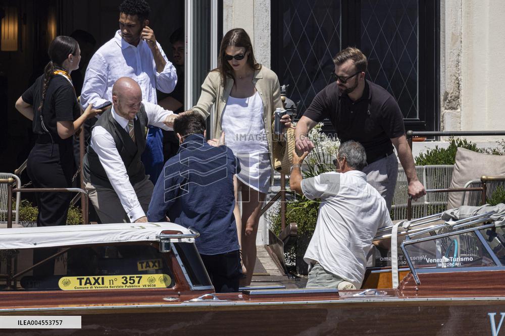 Pregnant  Karlie Kloss, Joshua Kushner leave St Regis Hotel - Venice