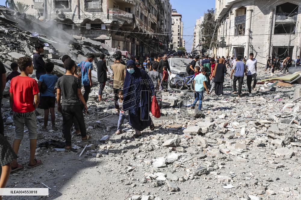 At Least 40 Killed By Israeli Airstrike in Gaza City - Palestine