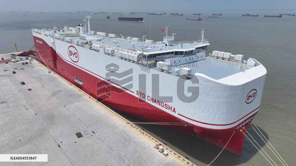 World Largest Loading Capacity Car Roll-on/roll-off Ship