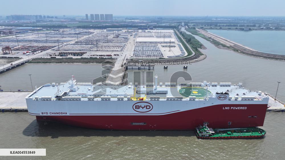 World Largest Loading Capacity Car Roll-on/roll-off Ship