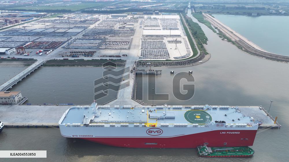 World Largest Loading Capacity Car Roll-on/roll-off Ship