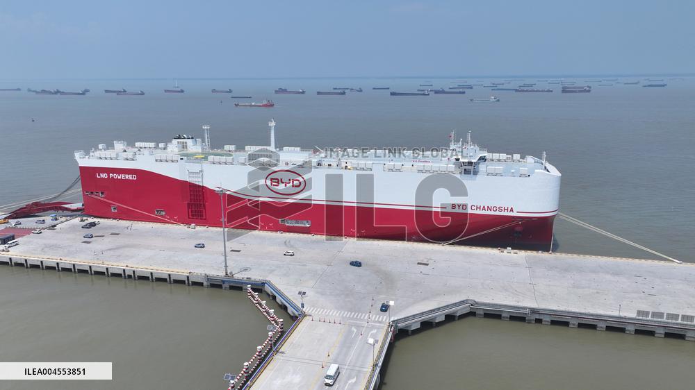 World Largest Loading Capacity Car Roll-on/roll-off Ship
