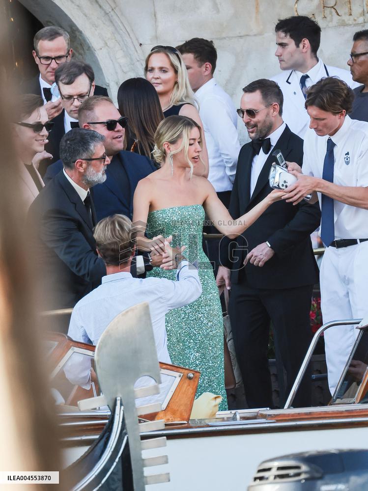 - Guests Leave The Gritti Palace to Jeff Bezos Wedding - Venice