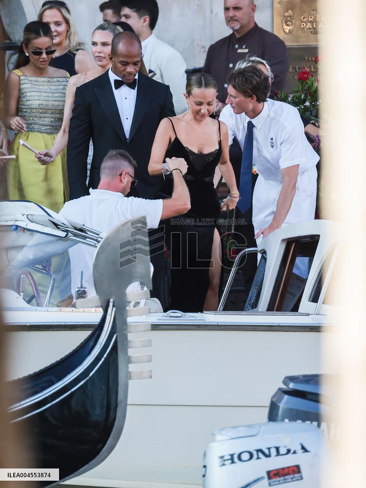 - Guests Leave The Gritti Palace to Jeff Bezos Wedding - Venice