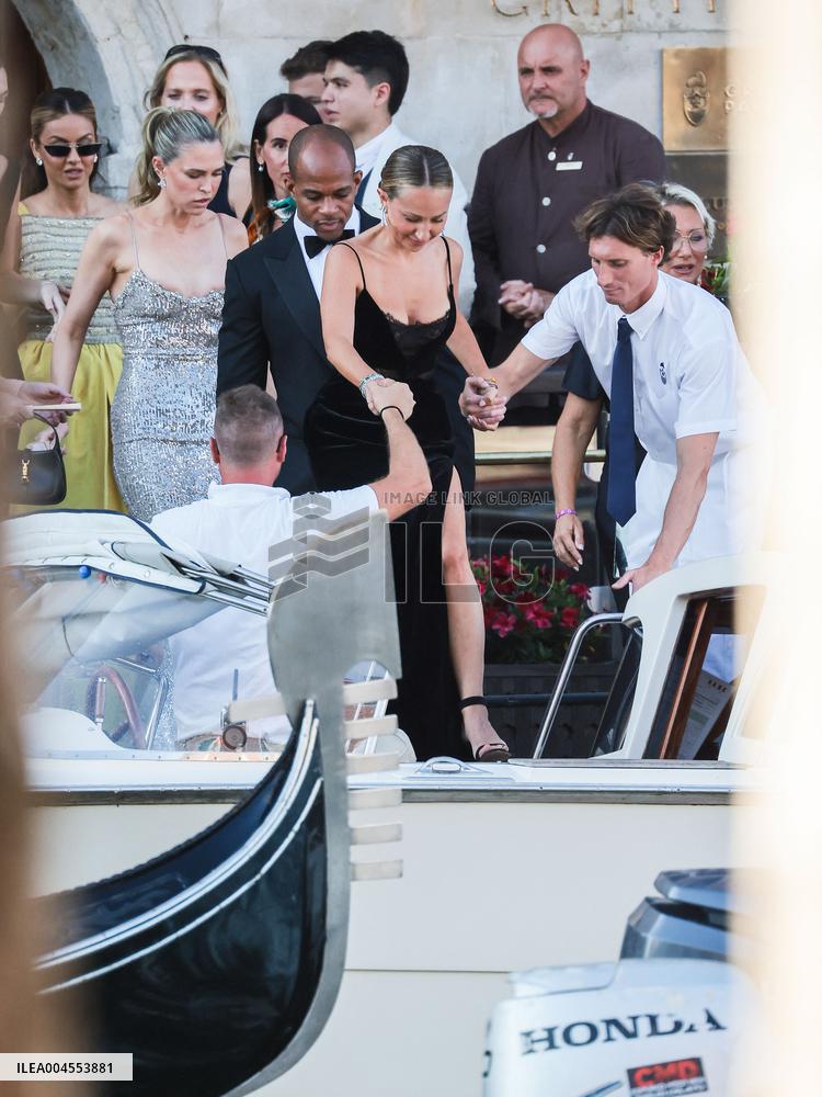 - Guests Leave The Gritti Palace to Jeff Bezos Wedding - Venice