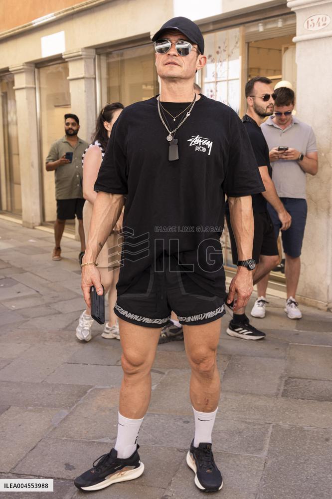 Guests leave Harry’s Bar where Jeff and Lauren offered a cocktail - Venice