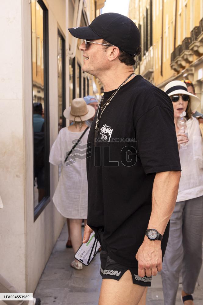 Guests leave Harry’s Bar where Jeff and Lauren offered a cocktail - Venice