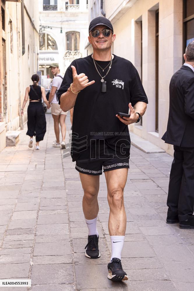 Guests leave Harry’s Bar where Jeff and Lauren offered a cocktail - Venice
