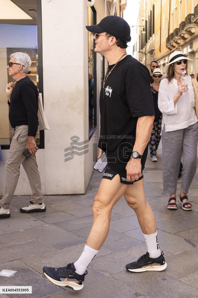 Guests leave Harry’s Bar where Jeff and Lauren offered a cocktail - Venice