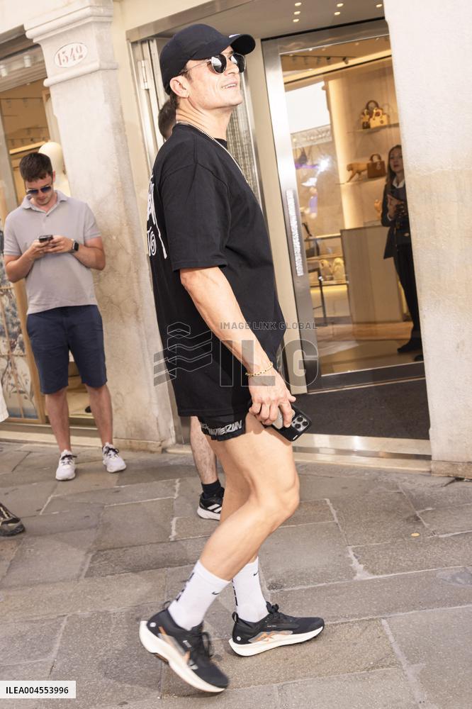 Guests leave Harry’s Bar where Jeff and Lauren offered a cocktail - Venice