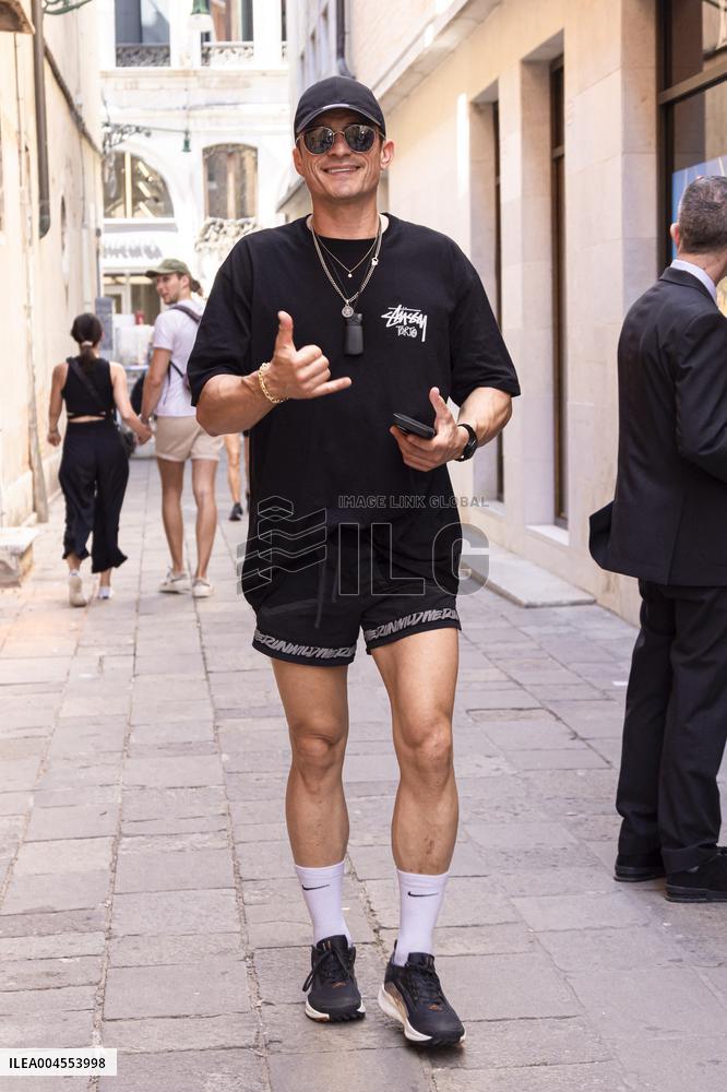 Guests leave Harry’s Bar where Jeff and Lauren offered a cocktail - Venice