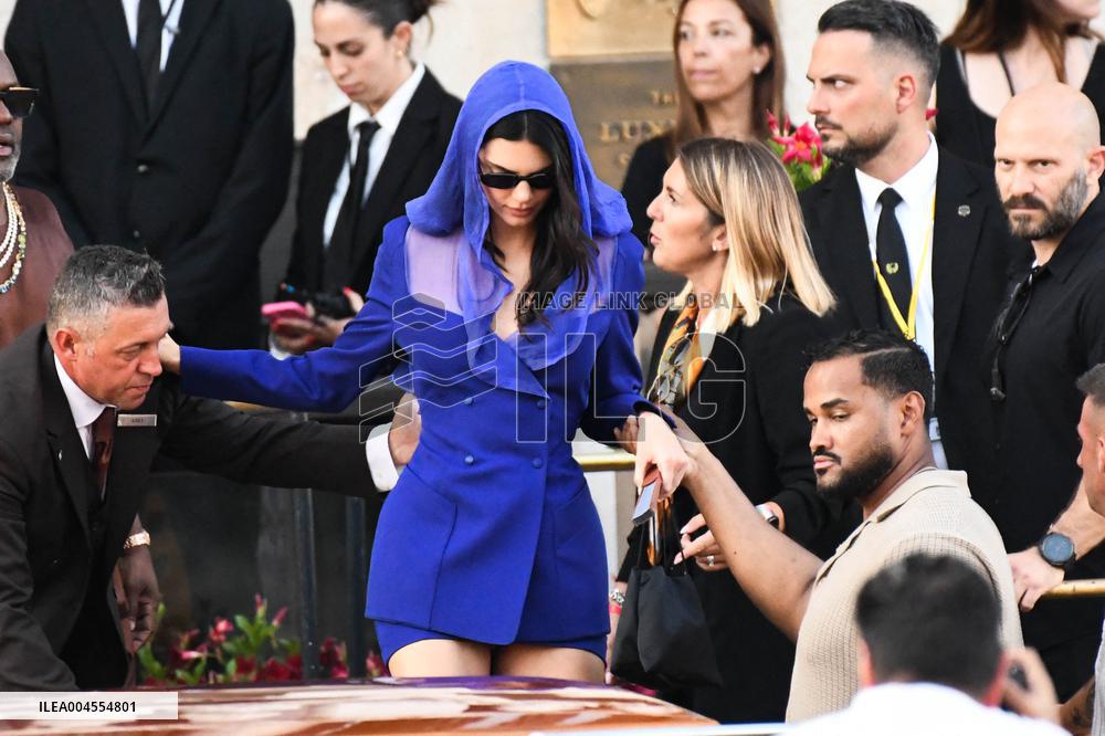 Kendall Jenner   Leaves The Hotel To Attend The Final Celebration Of The Bezos Wedding - Venice