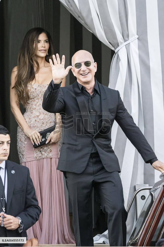 Jeff Bezos and Lauren Sanchez Leaves The Hotel - Venice