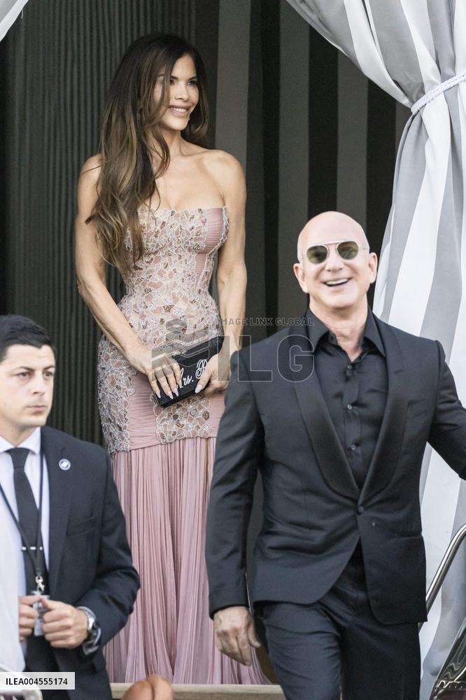 Jeff Bezos and Lauren Sanchez Leaves The Hotel - Venice