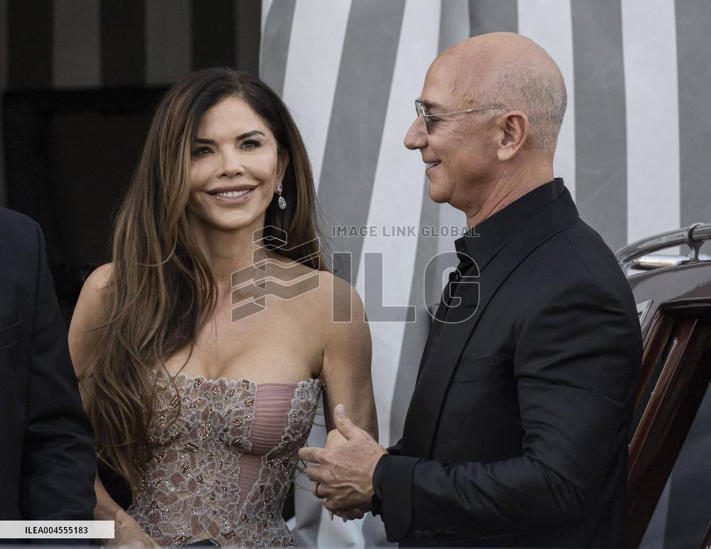 Jeff Bezos and Lauren Sanchez Leaves The Hotel - Venice