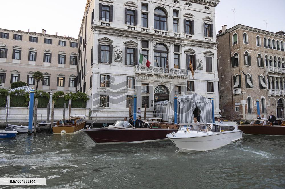 Jeff Bezos and Lauren Sanchez Leaves The Hotel - Venice