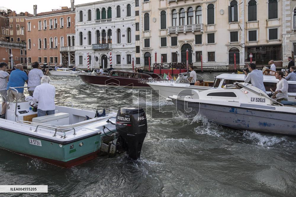 Jeff Bezos and Lauren Sanchez Leaves The Hotel - Venice