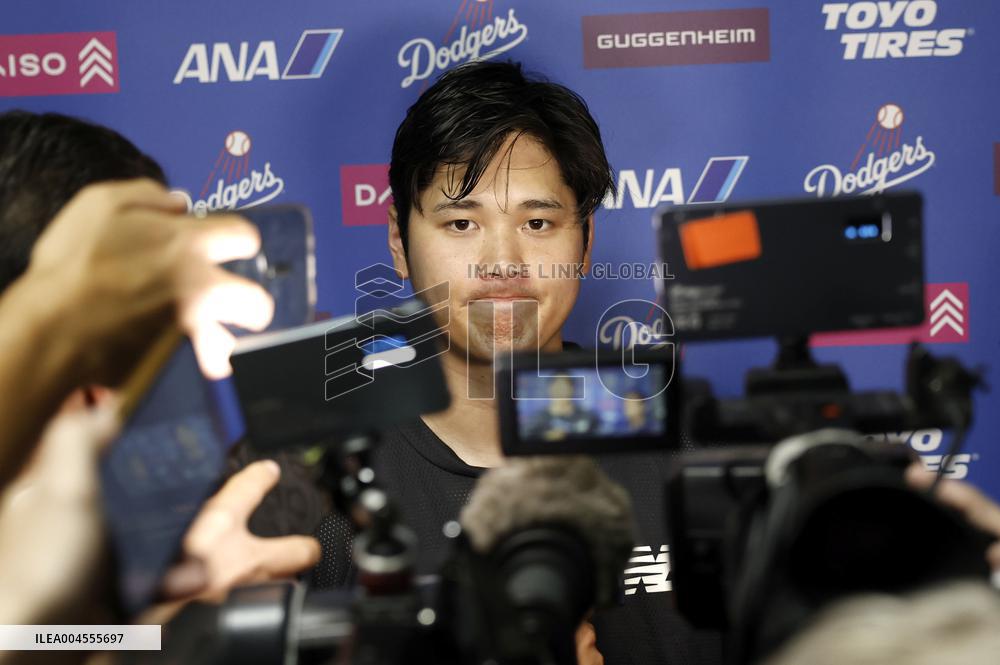 Baseball: Dodgers vs. Royals