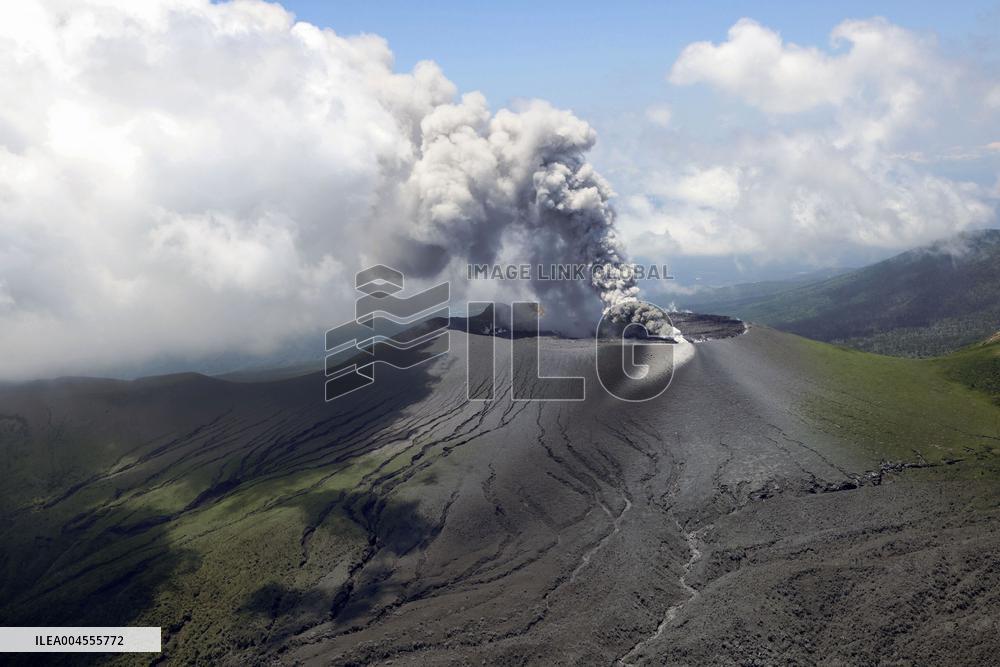 Mt. Shinmoe eruption in southwestern Japan