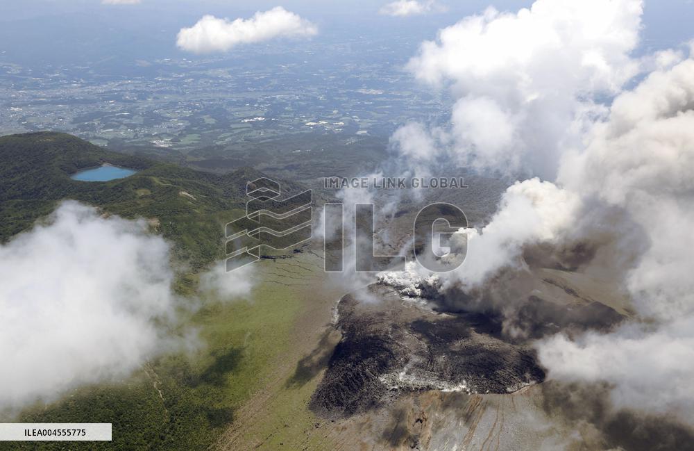Mt. Shinmoe eruption in southwestern Japan