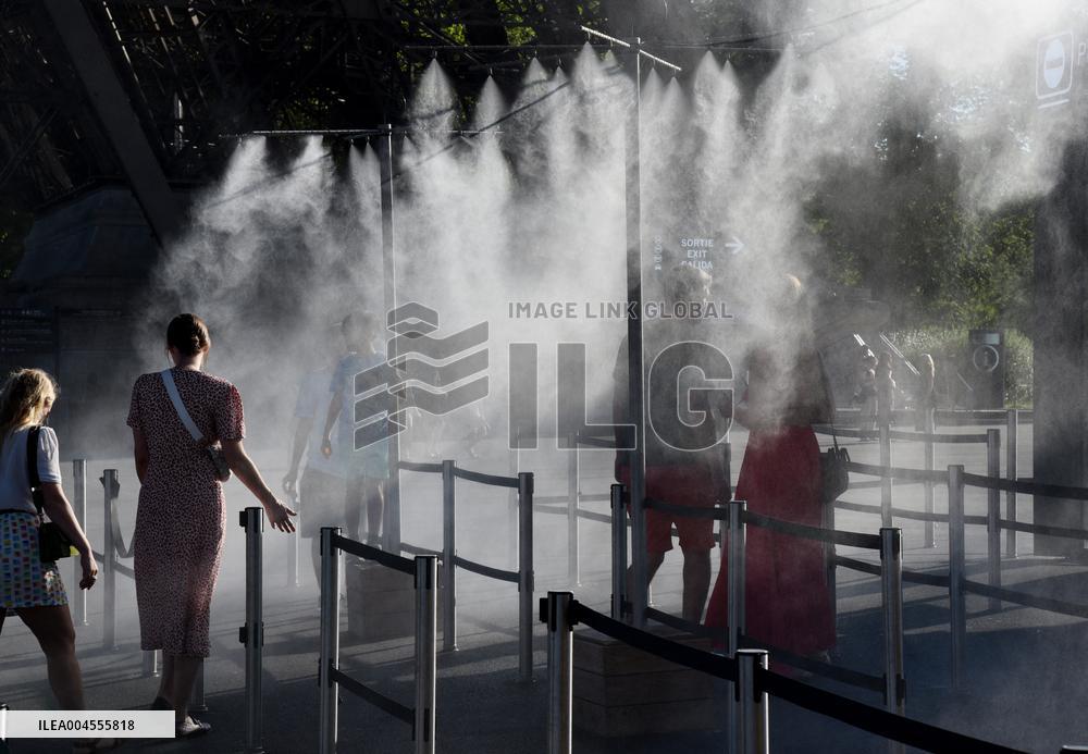 France On Heatwave Alert - Paris