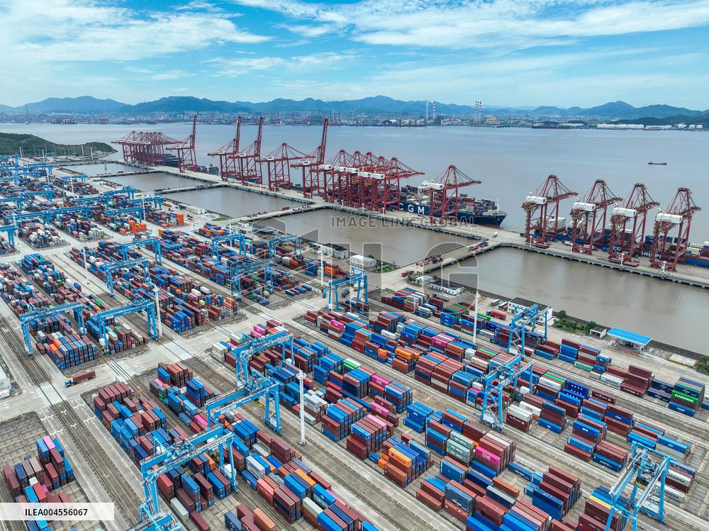 China Zhejiang Zhoushan Port Container Trade