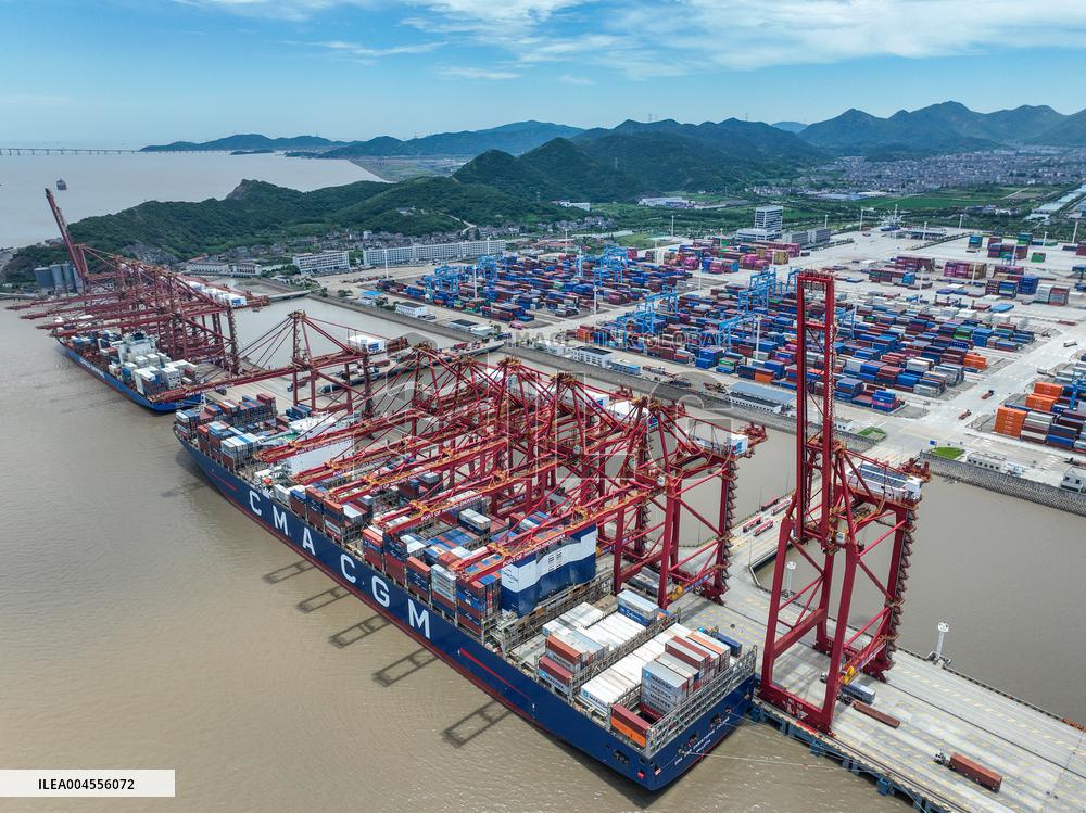 China Zhejiang Zhoushan Port Container Trade