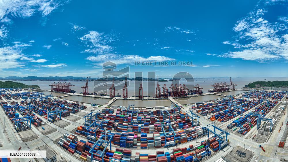 China Zhejiang Zhoushan Port Container Trade