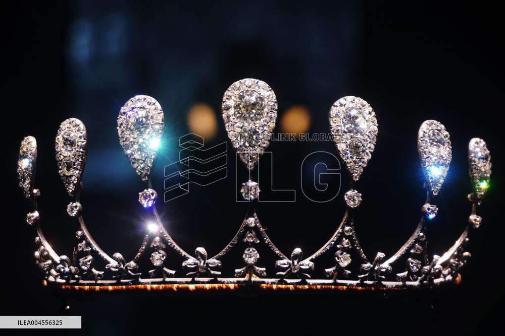 Century Treasures Art Exhibition in Hangzhou