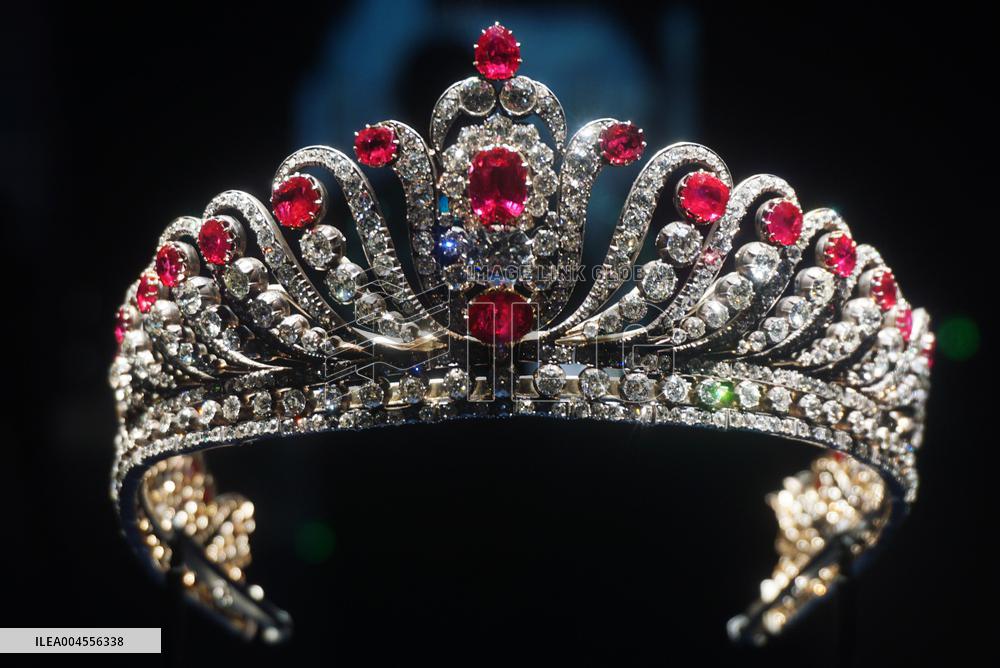 Century Treasures Art Exhibition in Hangzhou