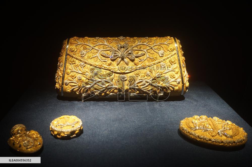 Century Treasures Art Exhibition in Hangzhou